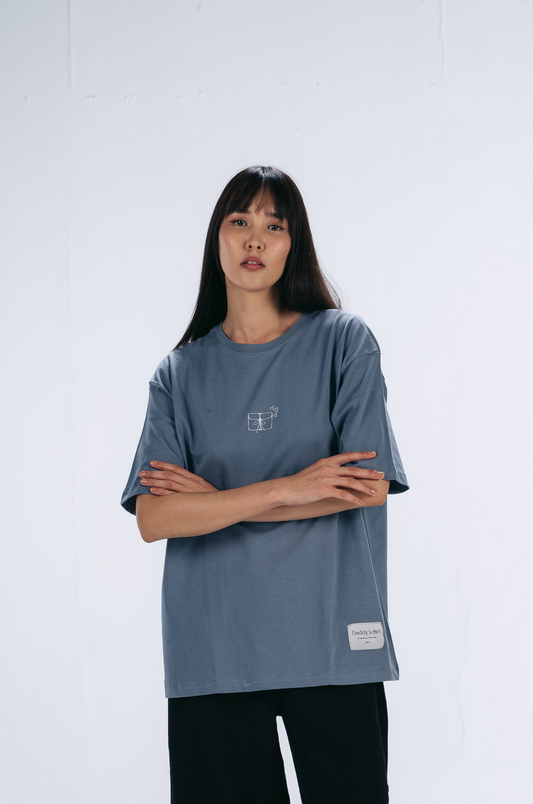 "انتي تتحبي" Over-Sized T-shirt in Blue Grey